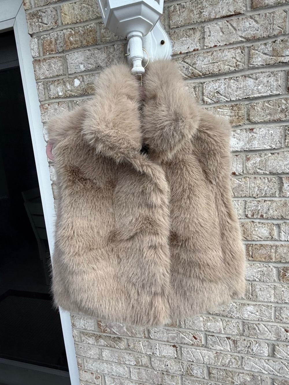 American Eagle Faux Fur Vest , NWT , Sz XS - Picture 8 of 9